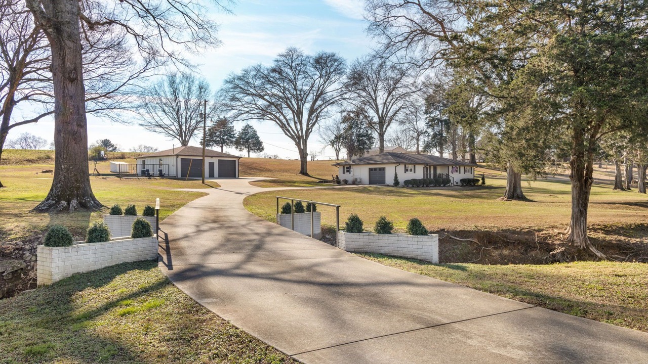 Photo of Others in Muscle Shoals