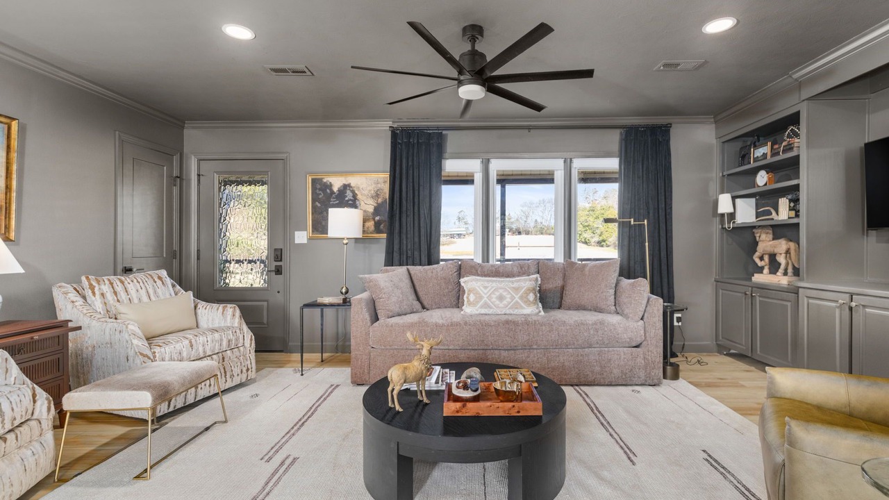 Photo of Livingroom in Muscle Shoals