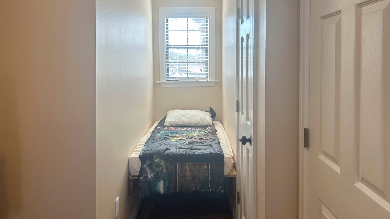 Photo of Bedroom in Titus
