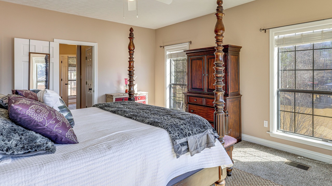 Photo of Bedroom in Titus