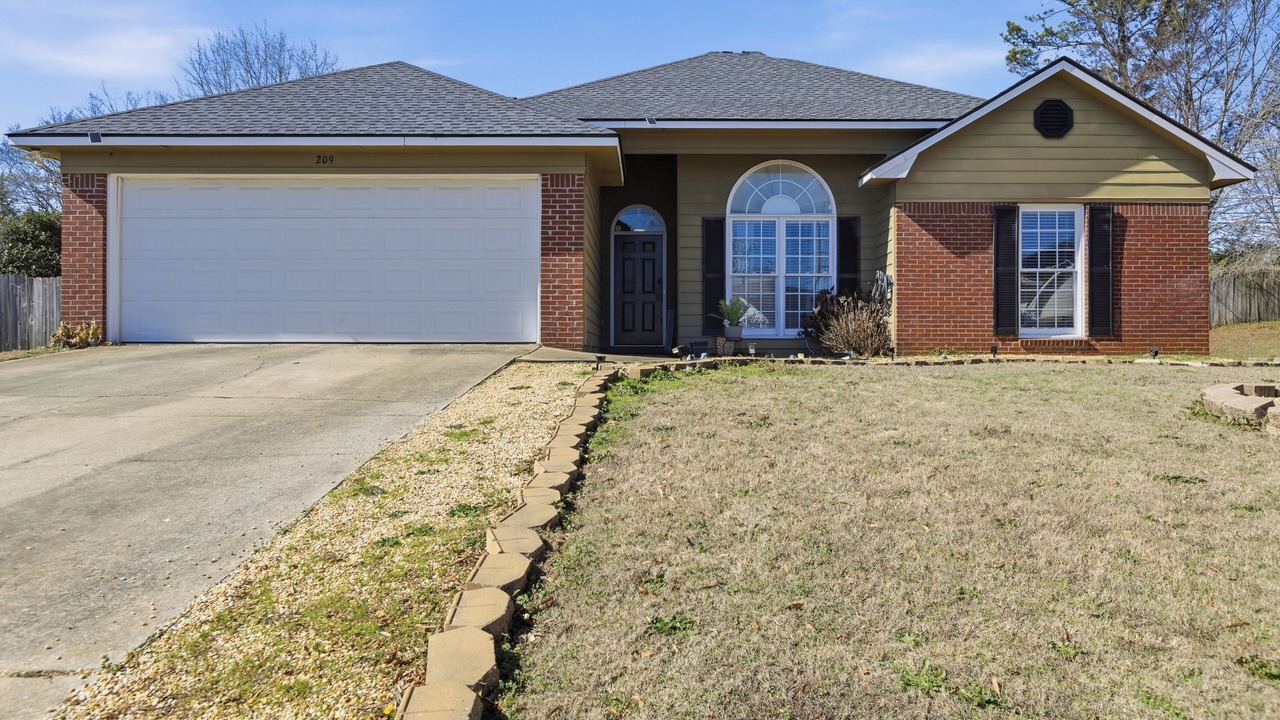 Photo of Outdoor in Fortson