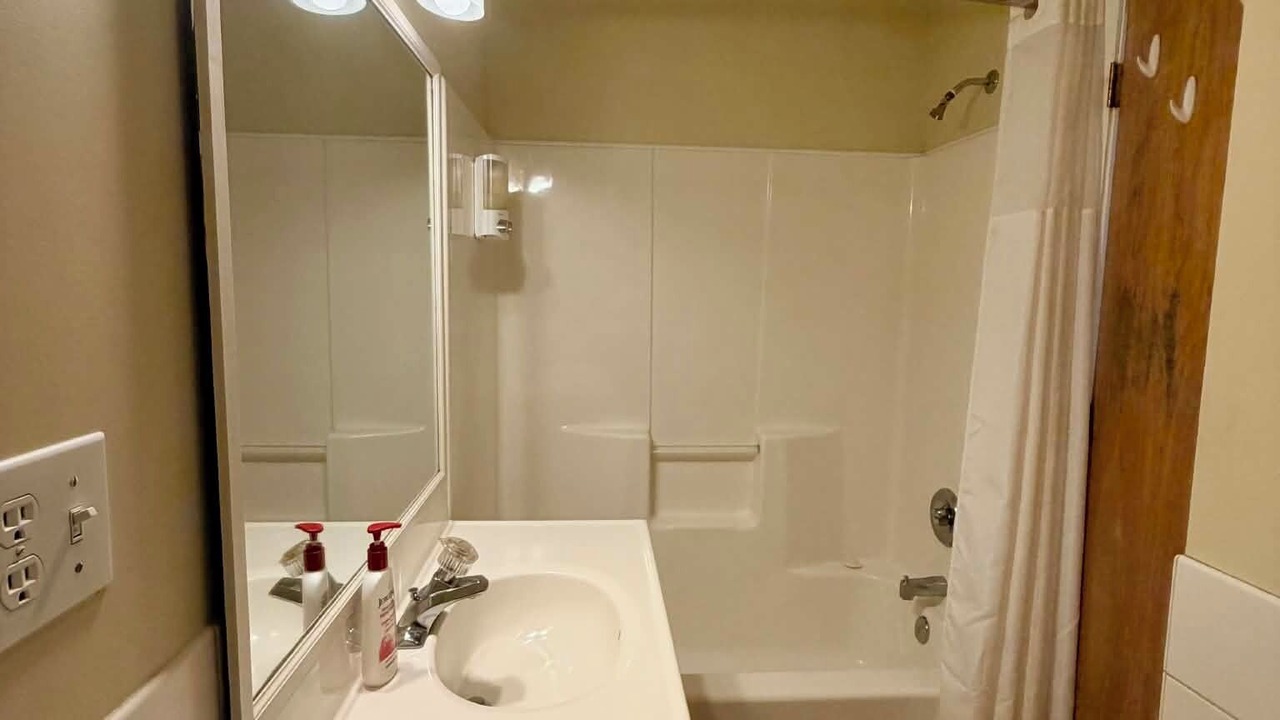 Photo of Bathroom in Maggie Valley