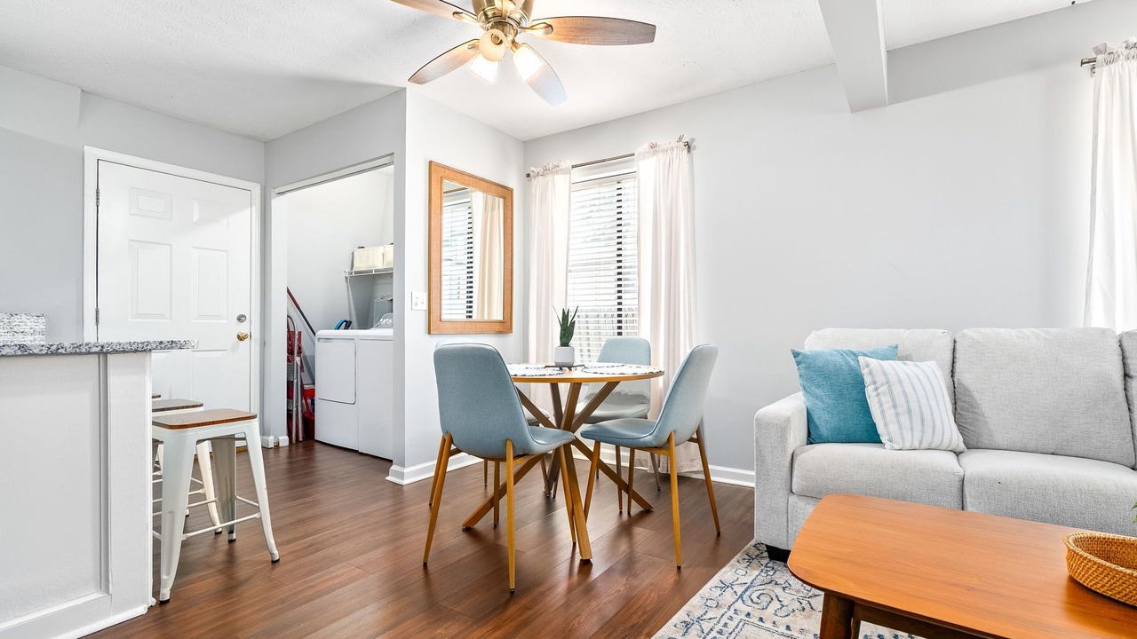 Photo of Livingroom in Auburn