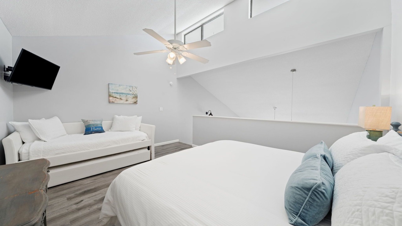 Photo of Bedroom in Laguna Beach