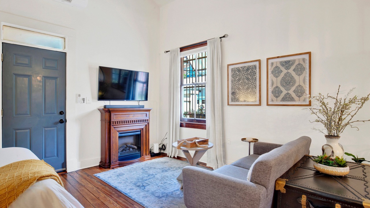 Photo of Livingroom in Historic Downtown Savannah