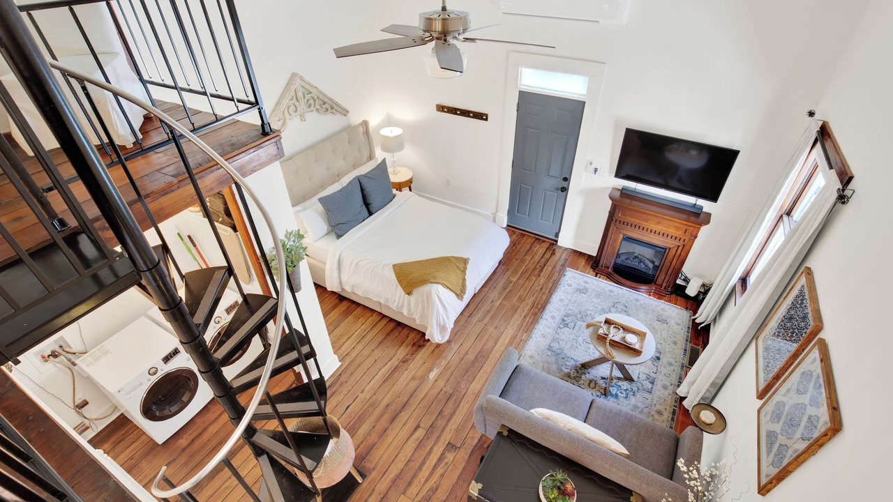 Photo of Livingroom in Historic Downtown Savannah