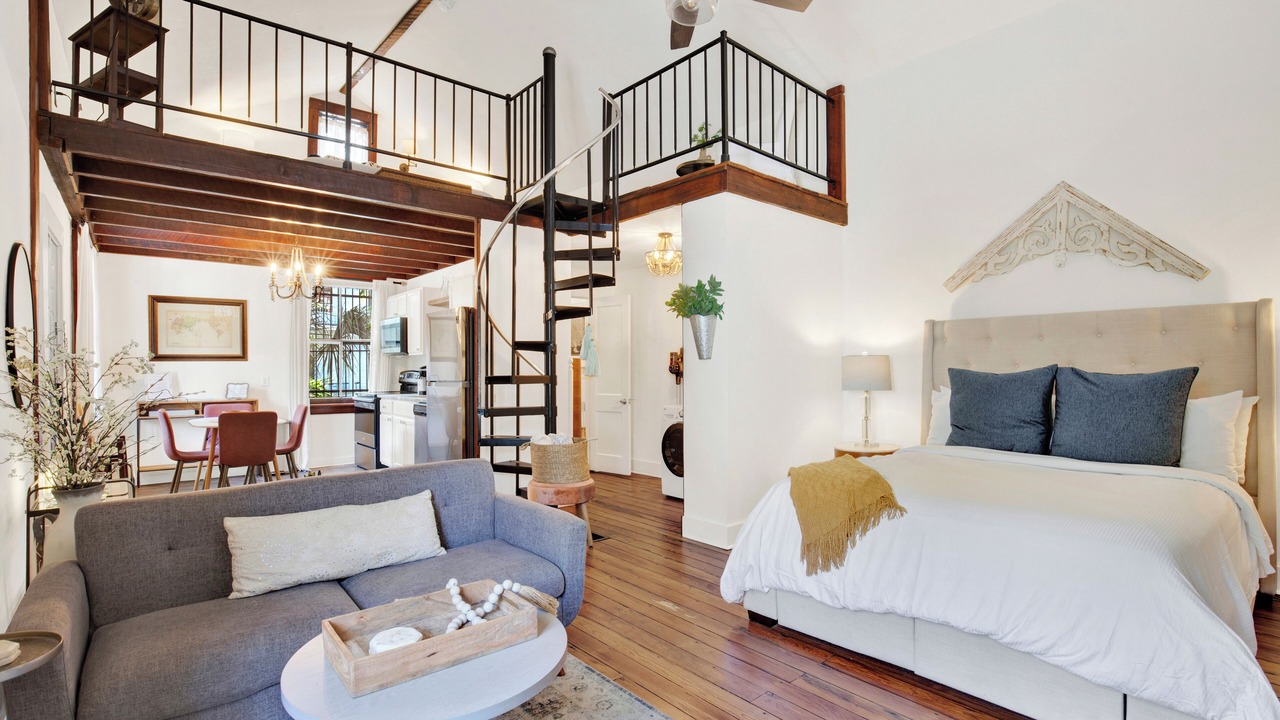 Photo of Bedroom in Historic Downtown Savannah