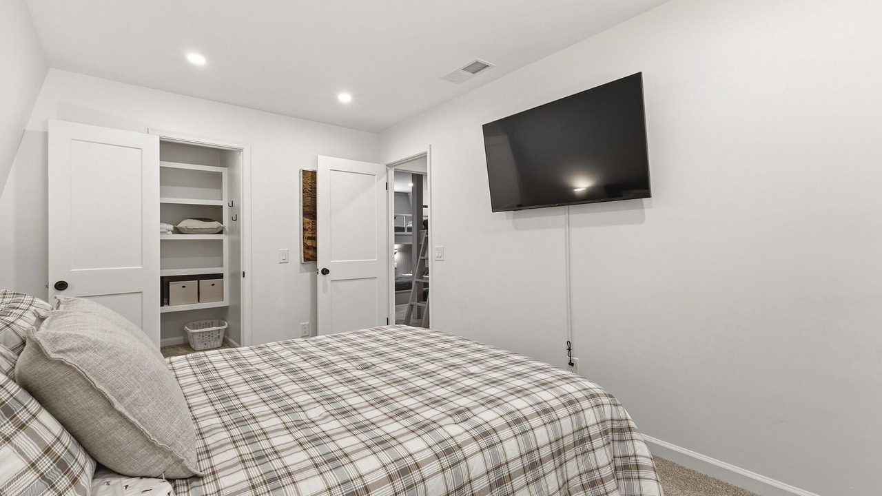 Photo of Bedroom in Lake Oconee