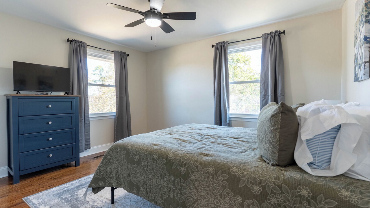 Photo of Bedroom in Forest Hills