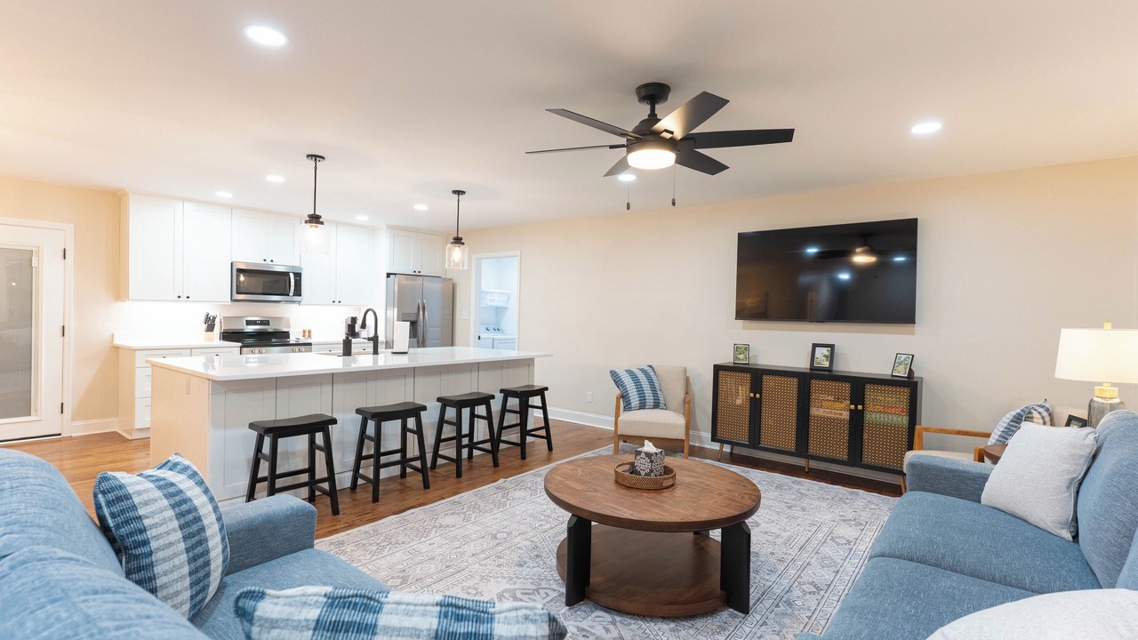Photo of Livingroom in Forest Hills