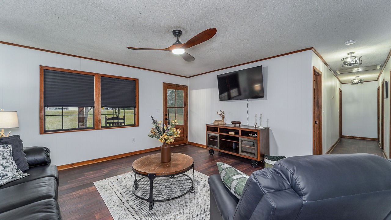 Photo of Livingroom in Blackshear