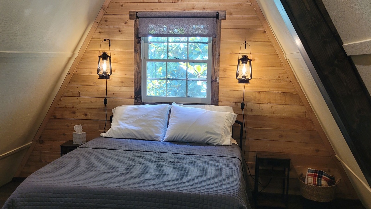 Photo of Bedroom in Warm Springs