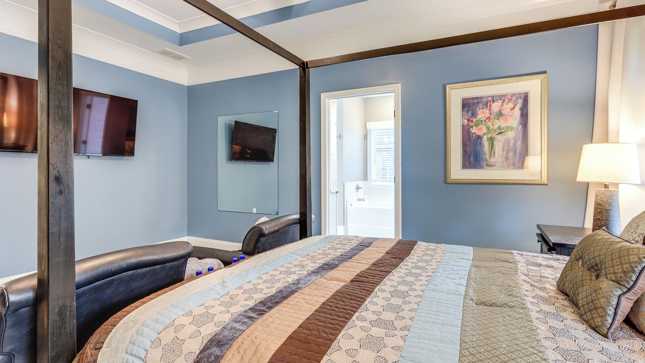 Photo of Bedroom in Locust Grove
