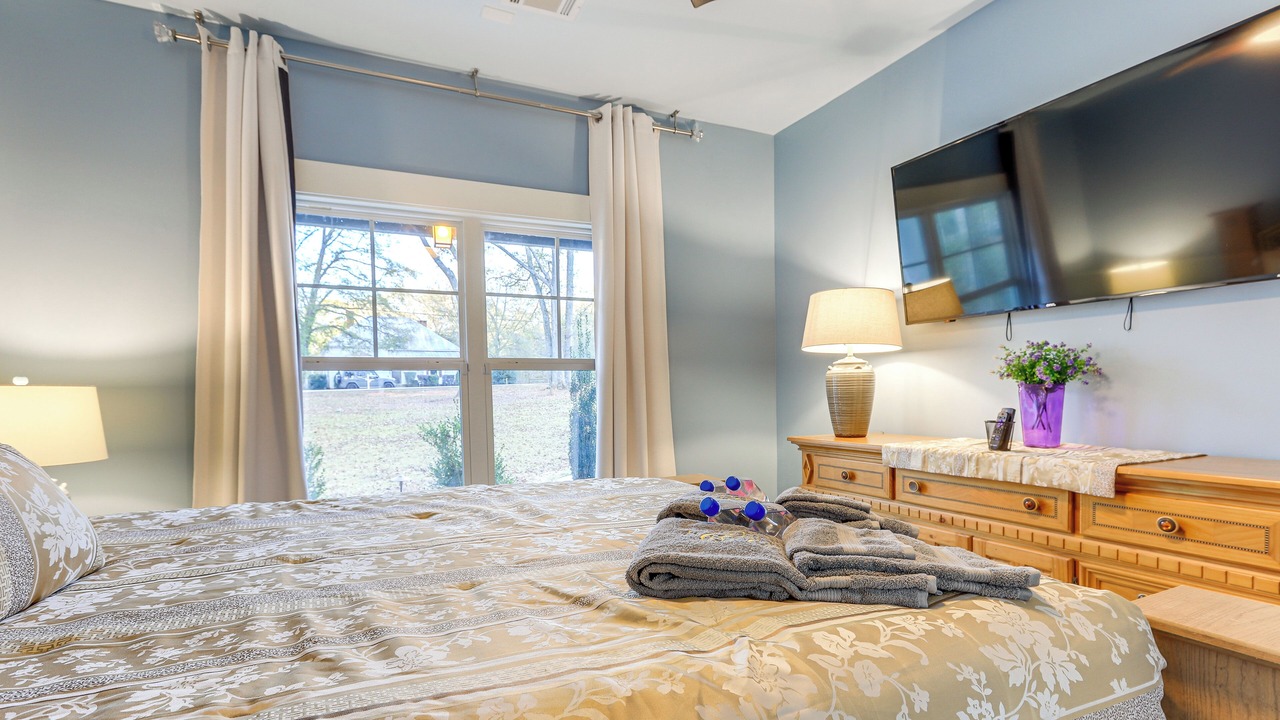 Photo of Bedroom in Locust Grove