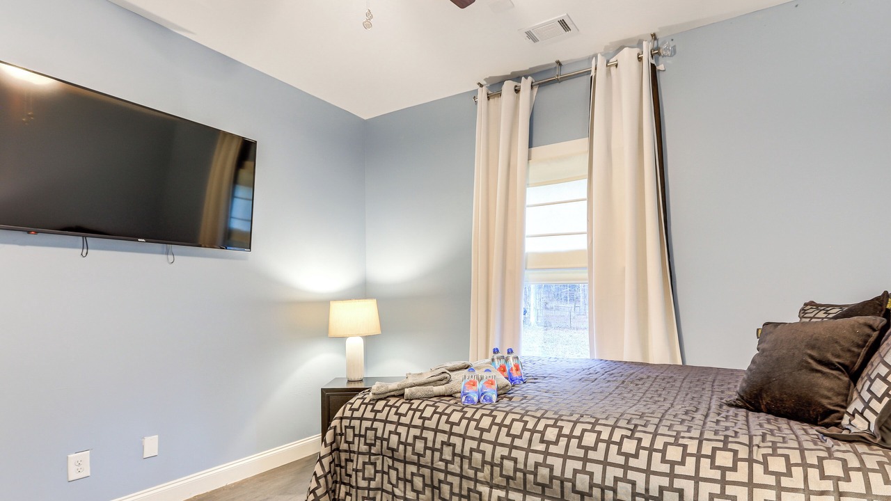Photo of Bedroom in Locust Grove