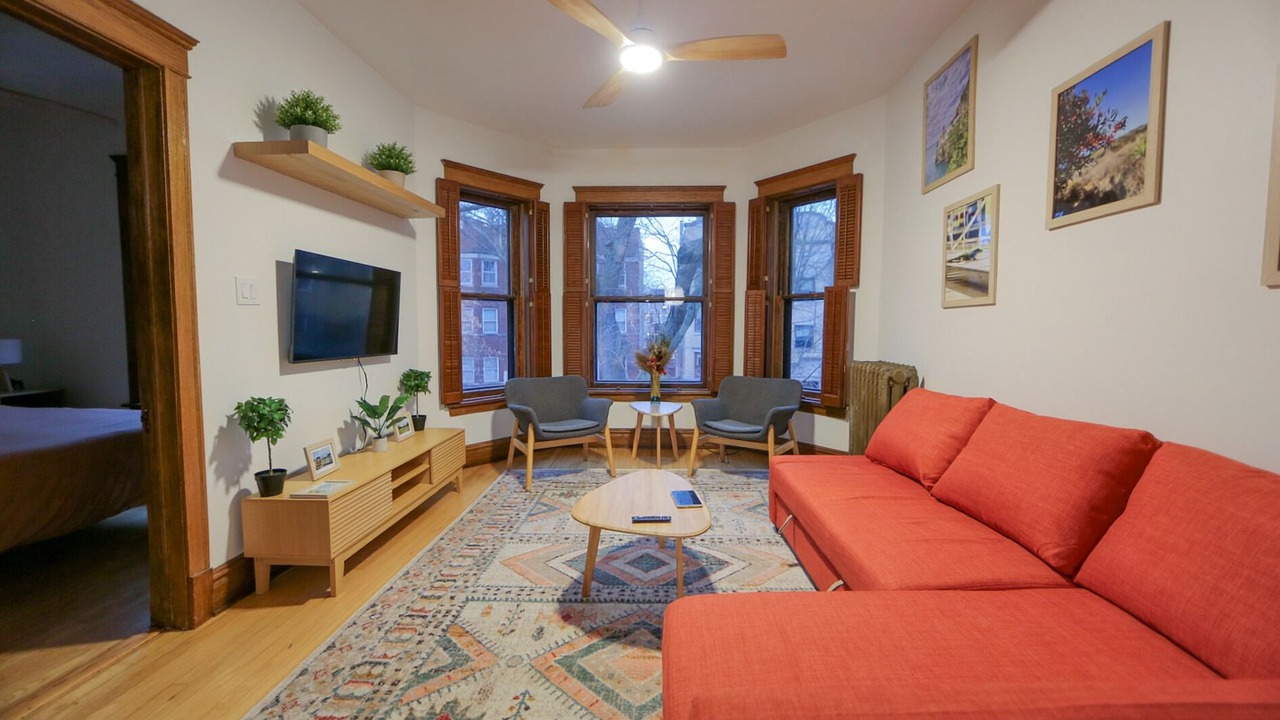 Photo of Livingroom in Rogers Park
