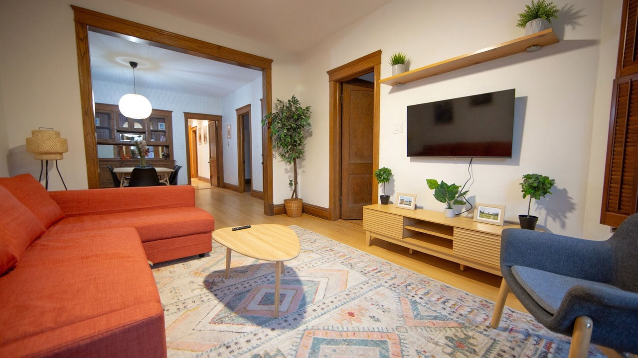 Photo of Livingroom in Rogers Park