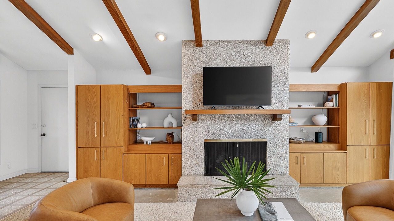 Photo of Bedroom in Country Club Estates