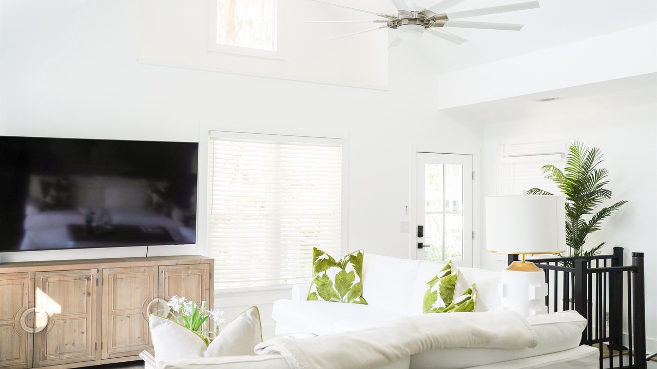 Photo of Livingroom in King City