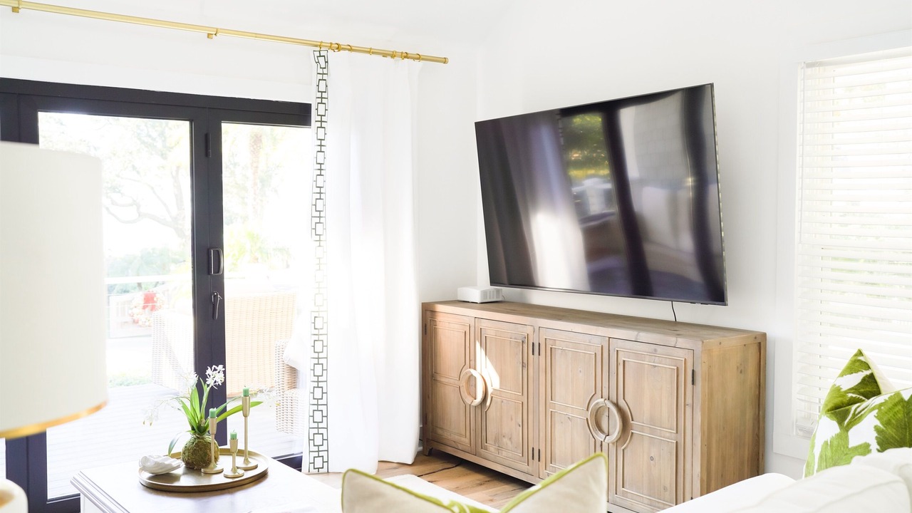 Photo of Livingroom in King City