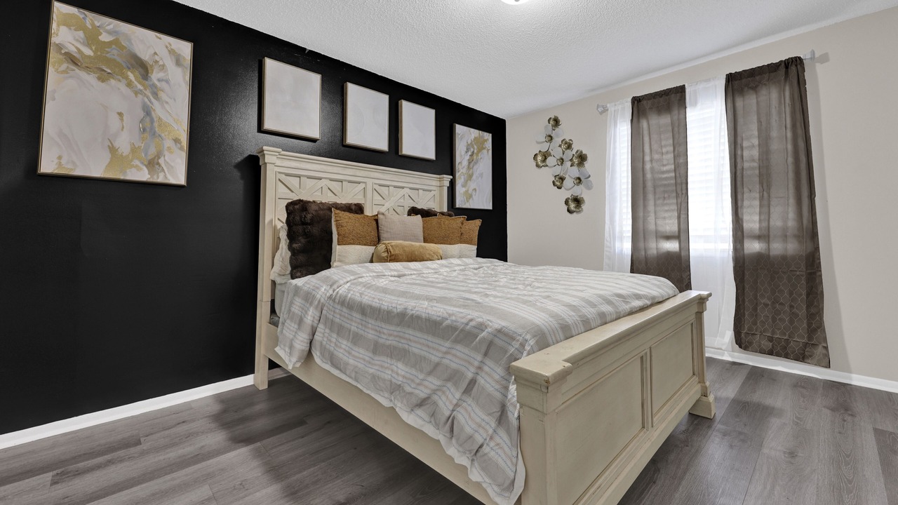 Photo of Bedroom in Crestline Heights