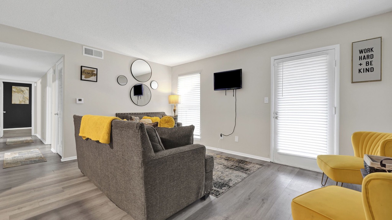 Photo of Livingroom in Crestline Heights
