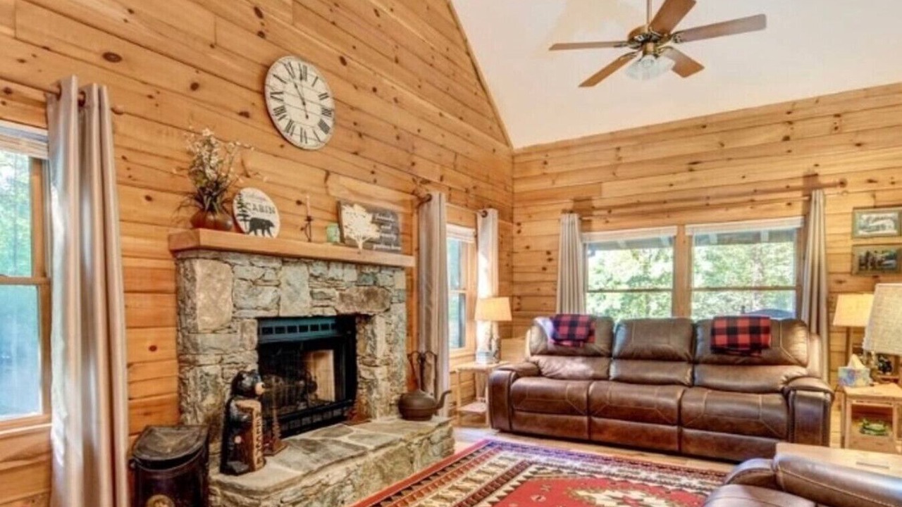 Photo of Livingroom in Waynesville