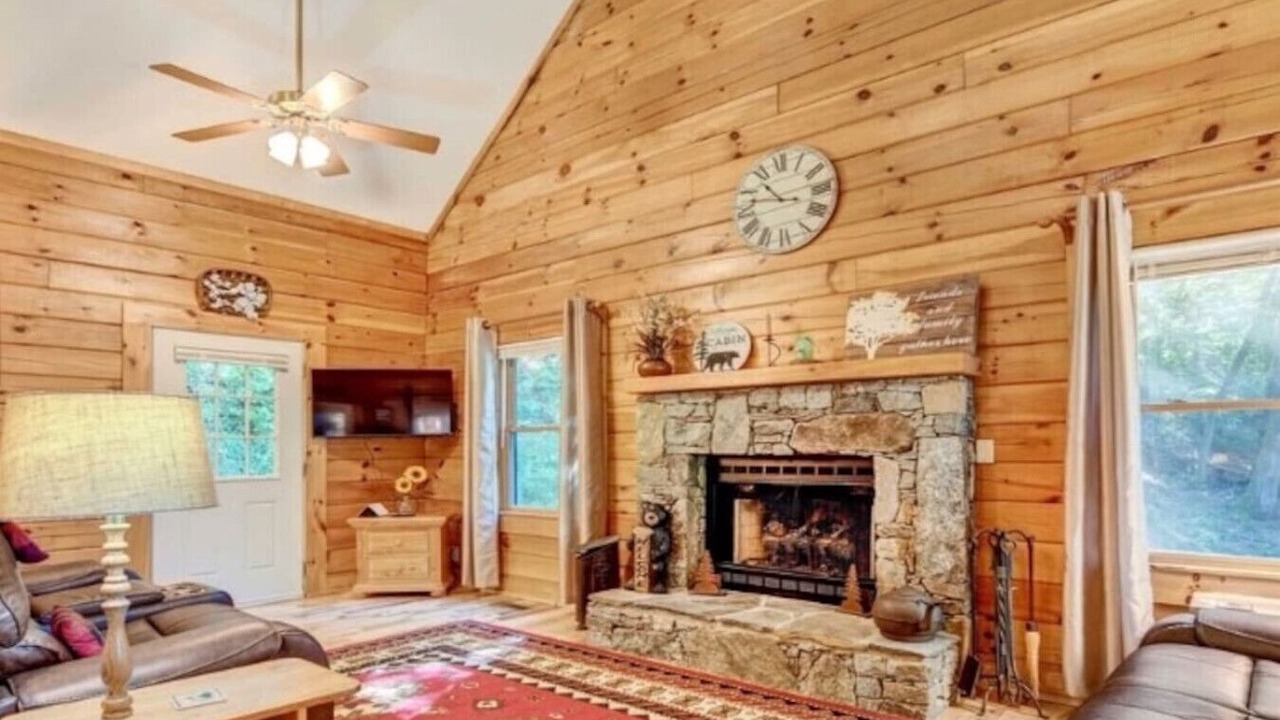 Photo of Livingroom in Waynesville