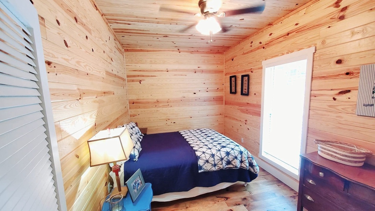 Photo of Bedroom in Scottsboro