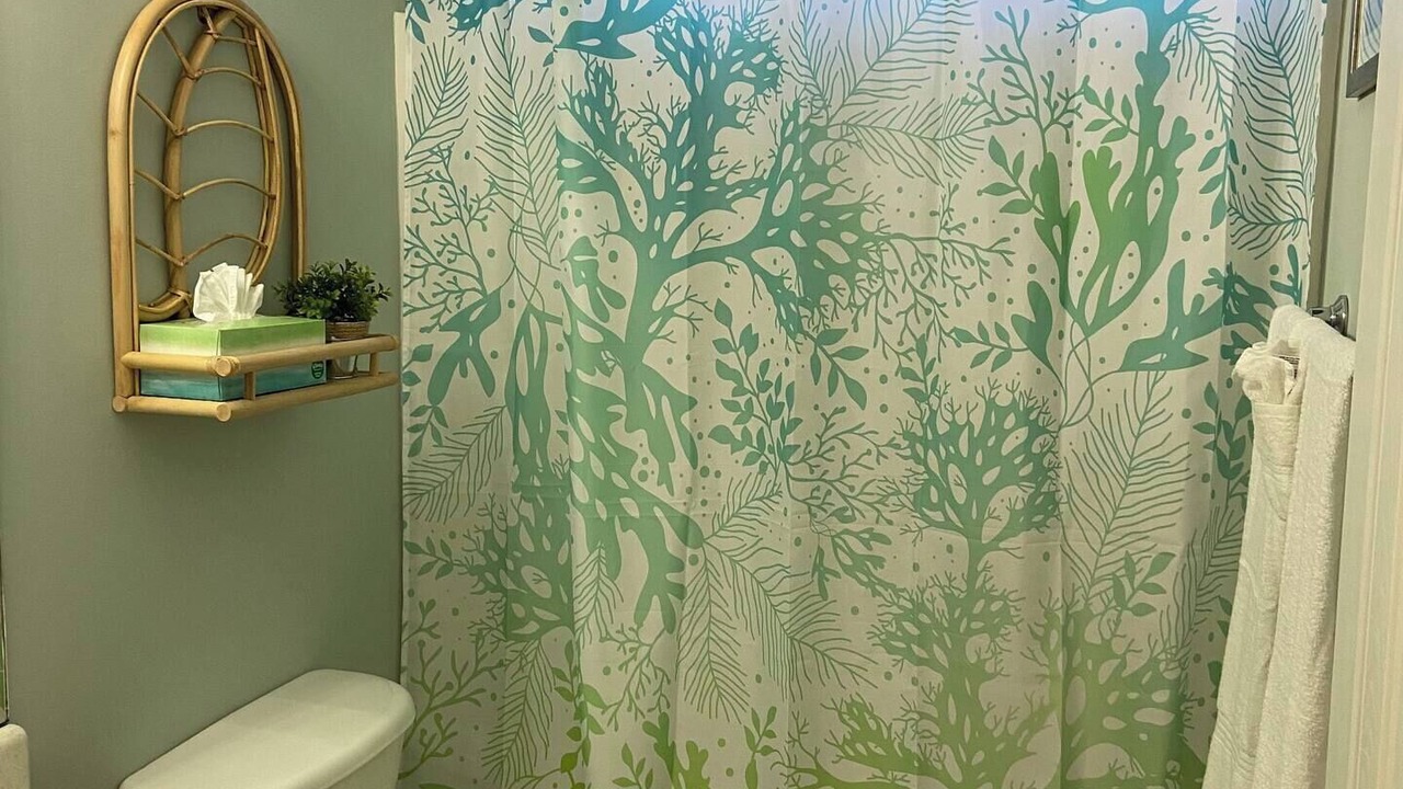 Photo of Bathroom in Dock Junction