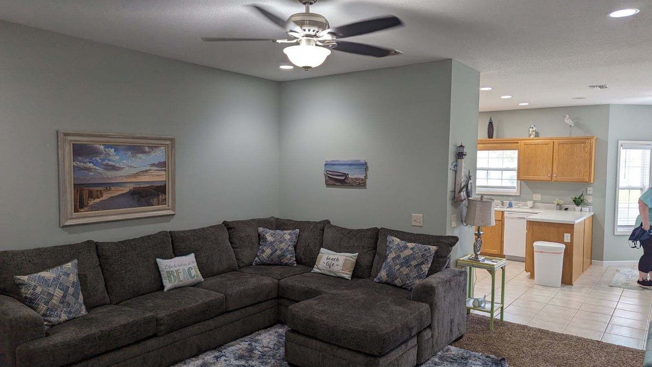 Photo of Livingroom in Dock Junction