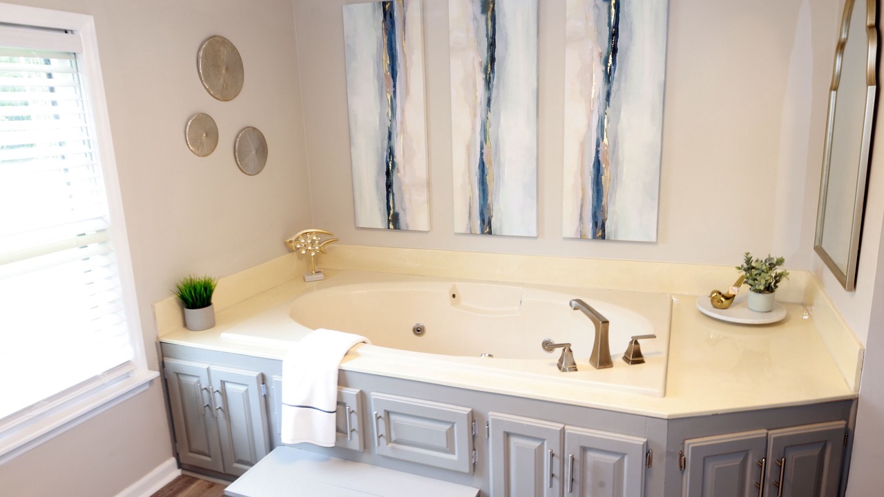 Photo of Bathroom in Muscle Shoals