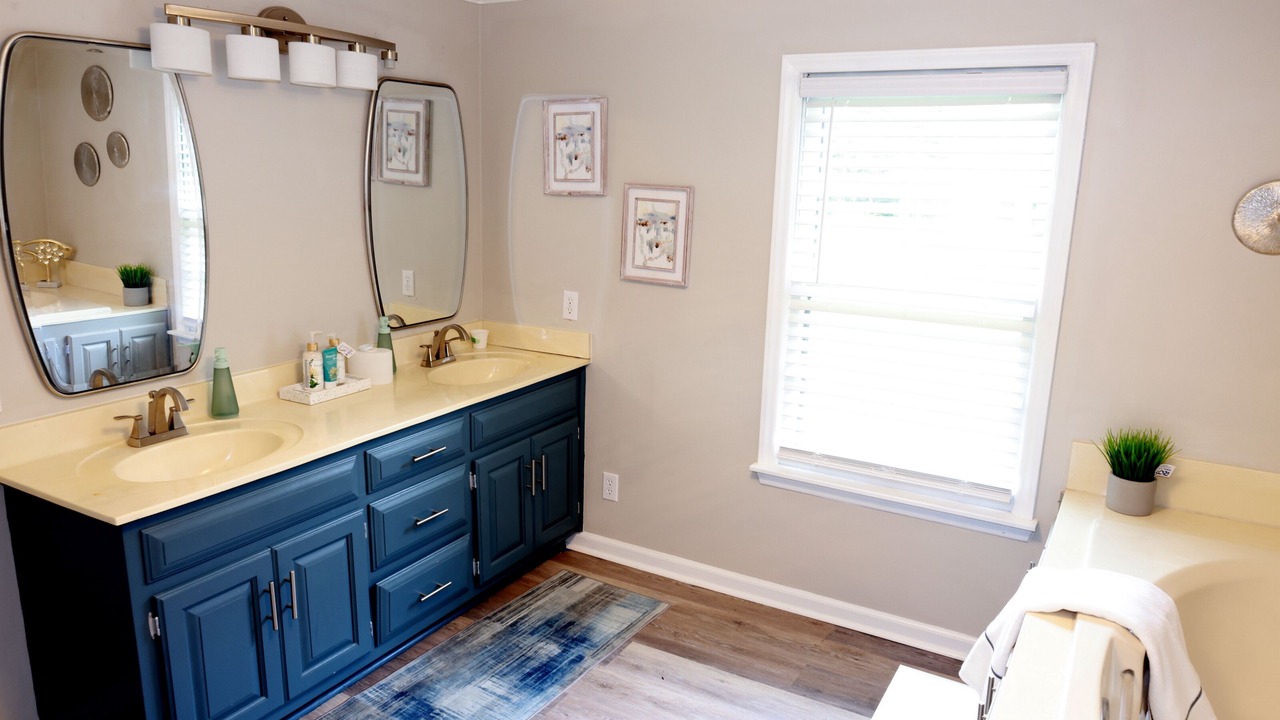 Photo of Bathroom in Muscle Shoals