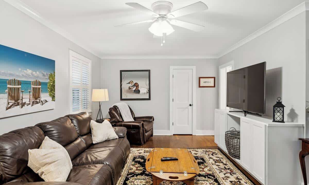 Photo of Livingroom in West Ashley