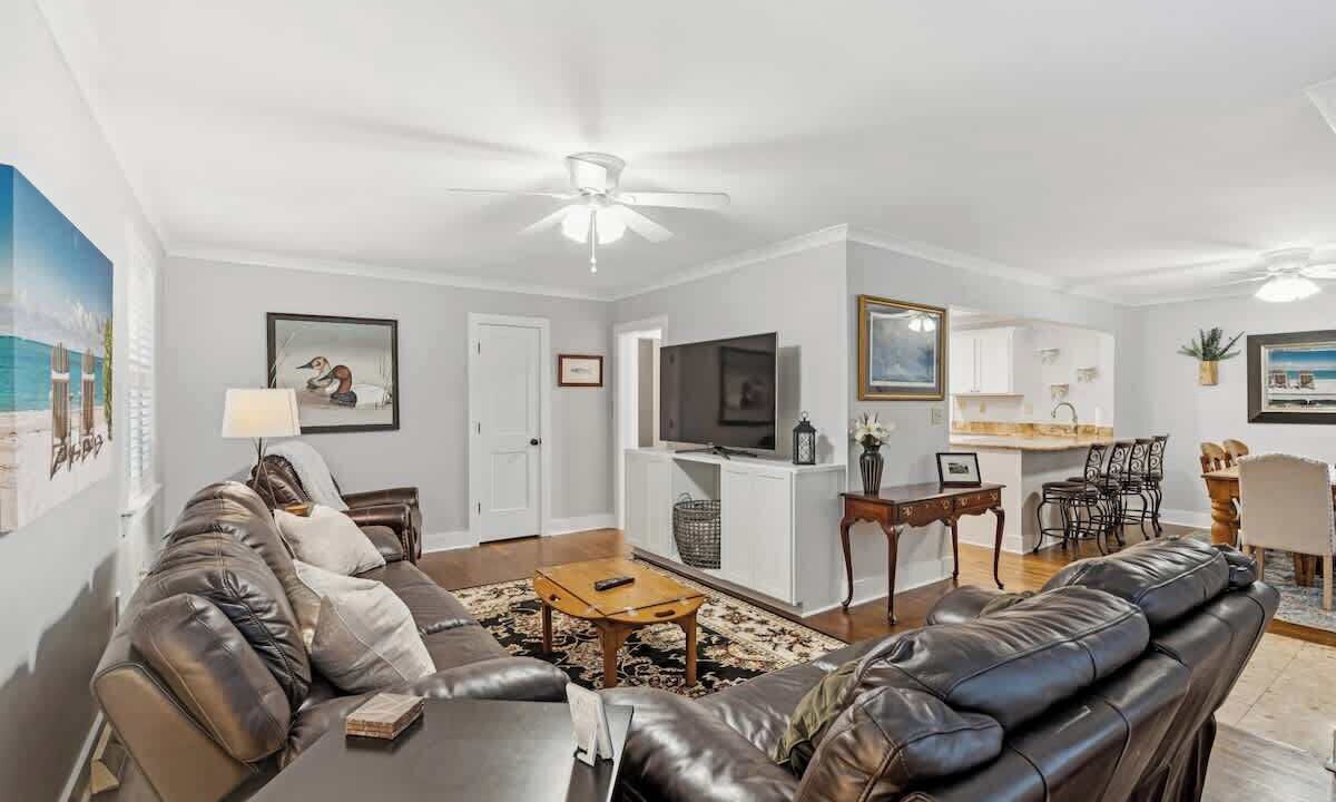 Photo of Livingroom in West Ashley