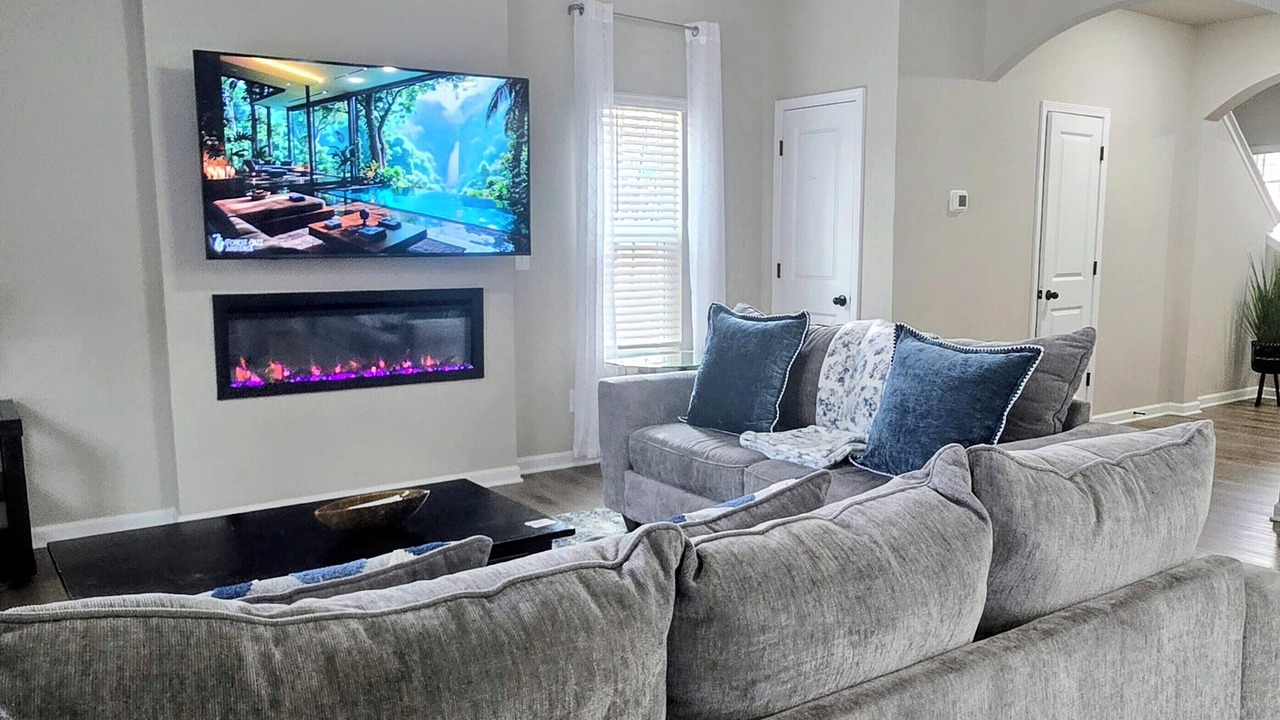 Photo of Livingroom in Davis Lake - Eastfield