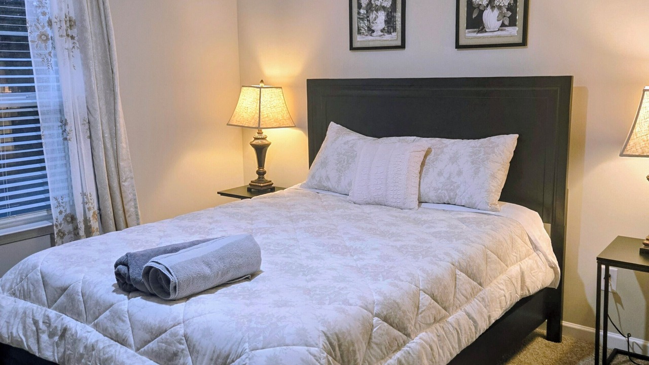 Photo of Bedroom in Davis Lake - Eastfield