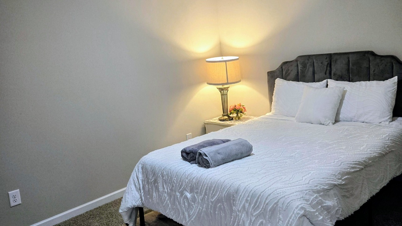 Photo of Bedroom in Davis Lake - Eastfield