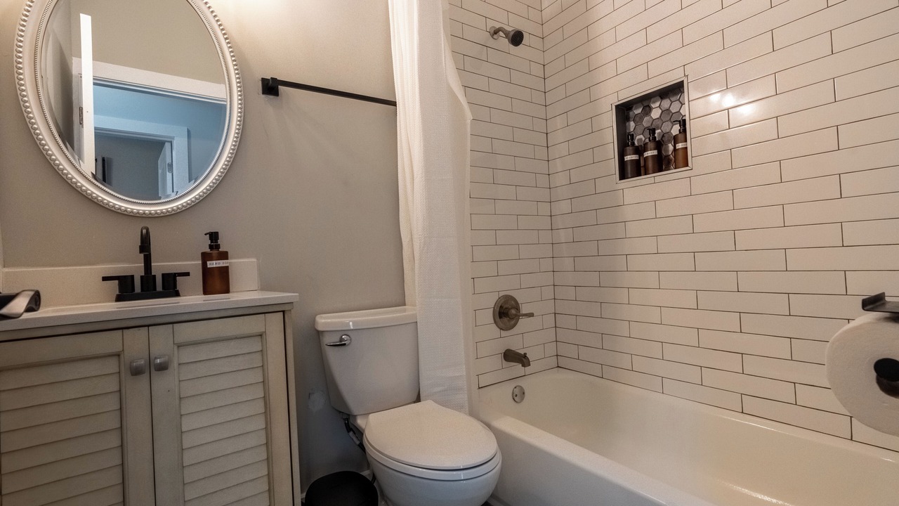 Photo of Bathroom in Hapeville