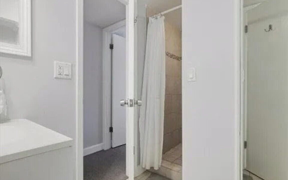 Photo of Bathroom in Sunnyside