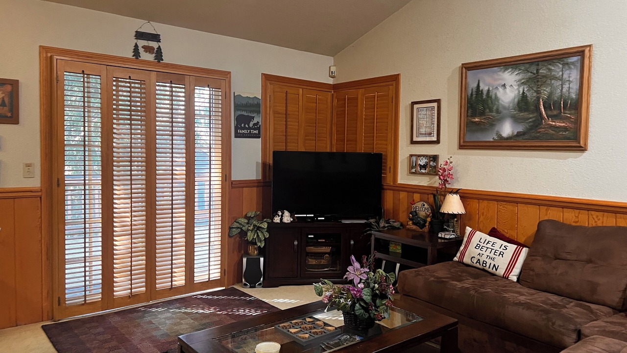Photo of Livingroom in Cedar Glen