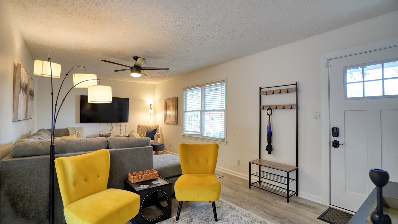 Photo of Livingroom in Kennesaw