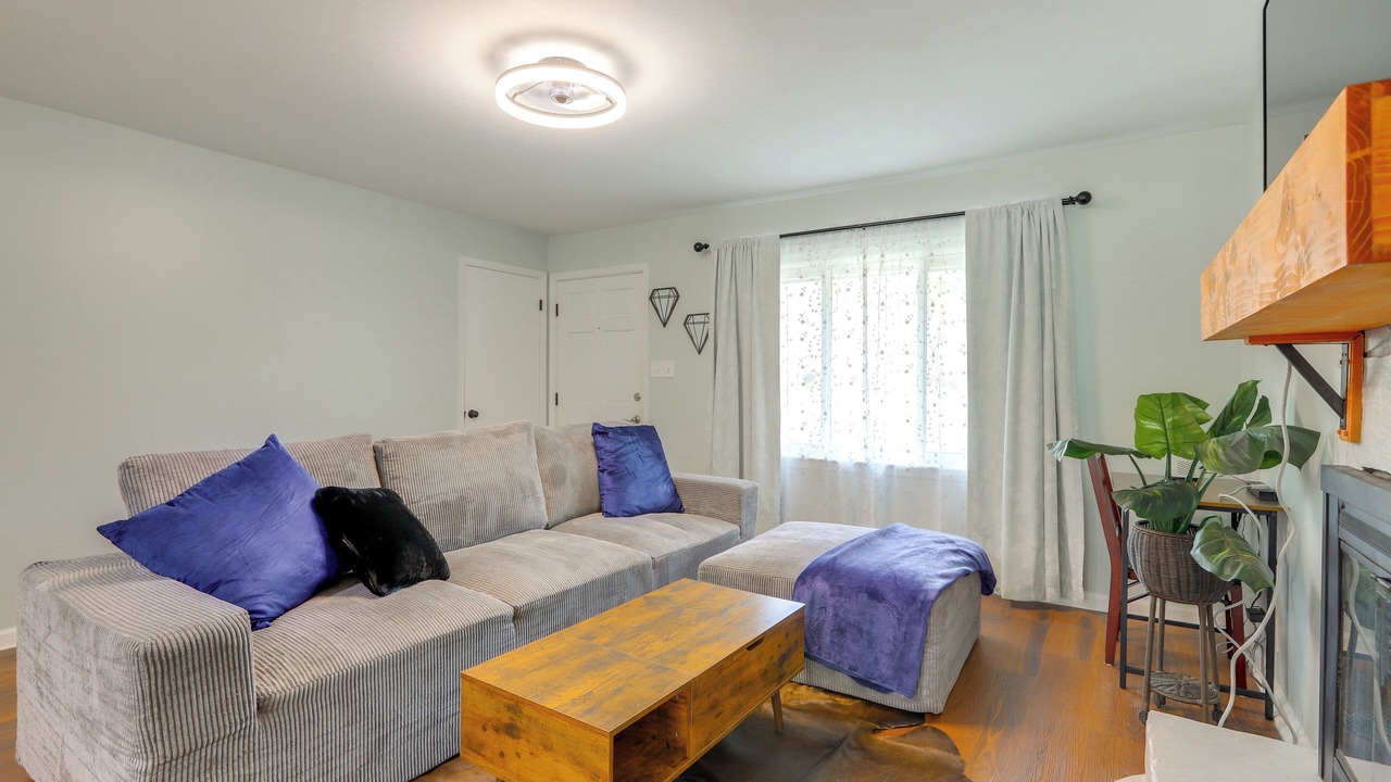 Photo of Livingroom in Macon