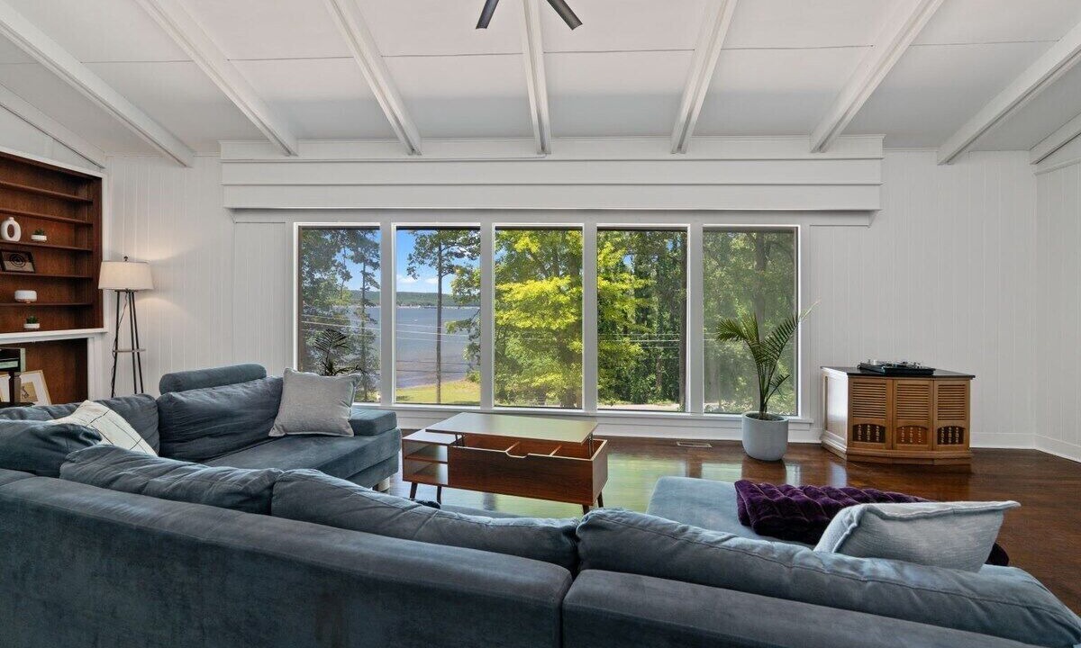 Photo of Livingroom in Guntersville