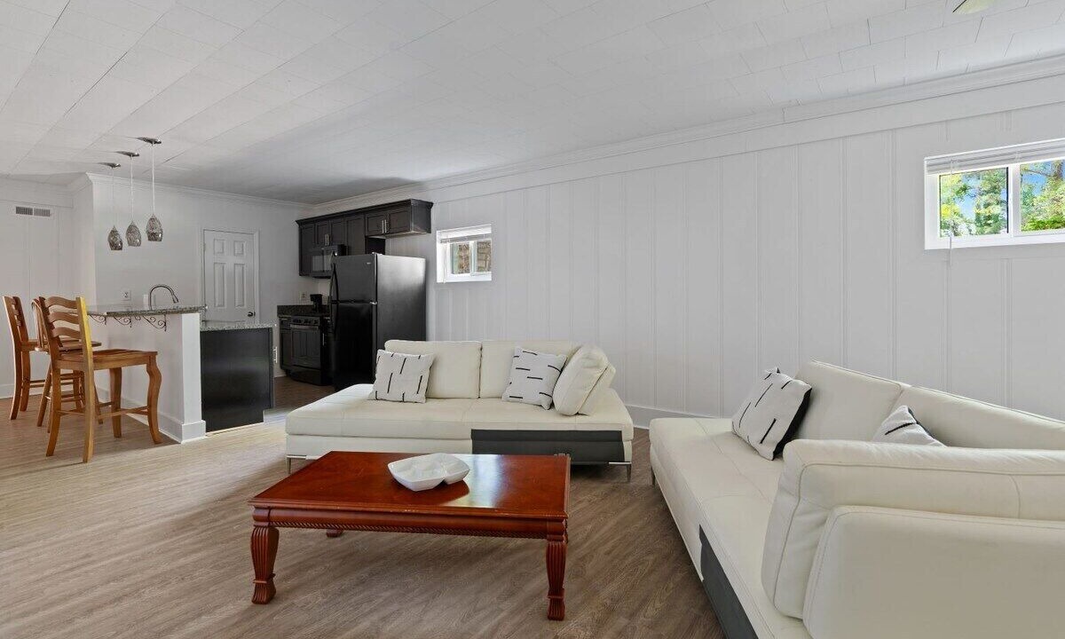 Photo of Livingroom in Guntersville