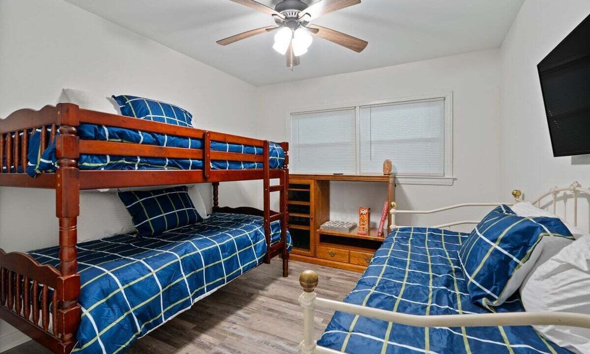 Photo of Bedroom in Guntersville