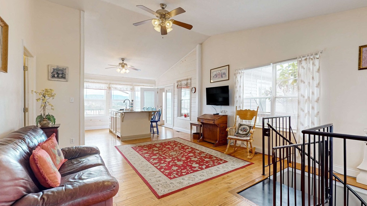 Photo of Livingroom in Dandridge