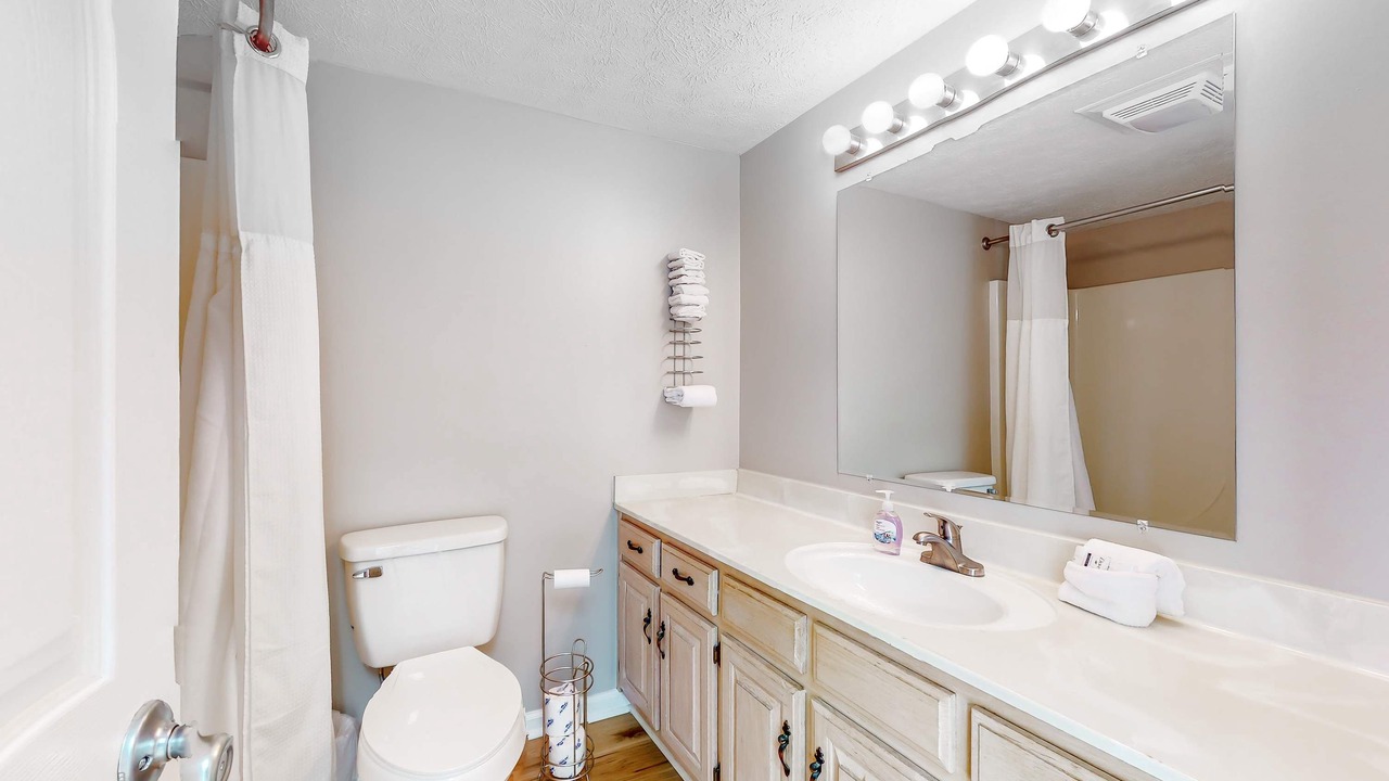 Photo of Bathroom in Baneberry