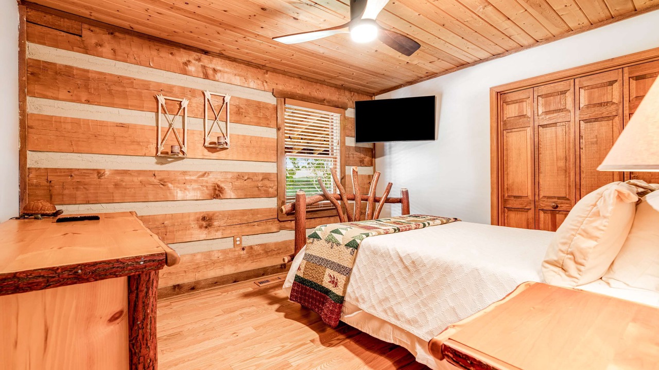 Photo of Bedroom in Kodak