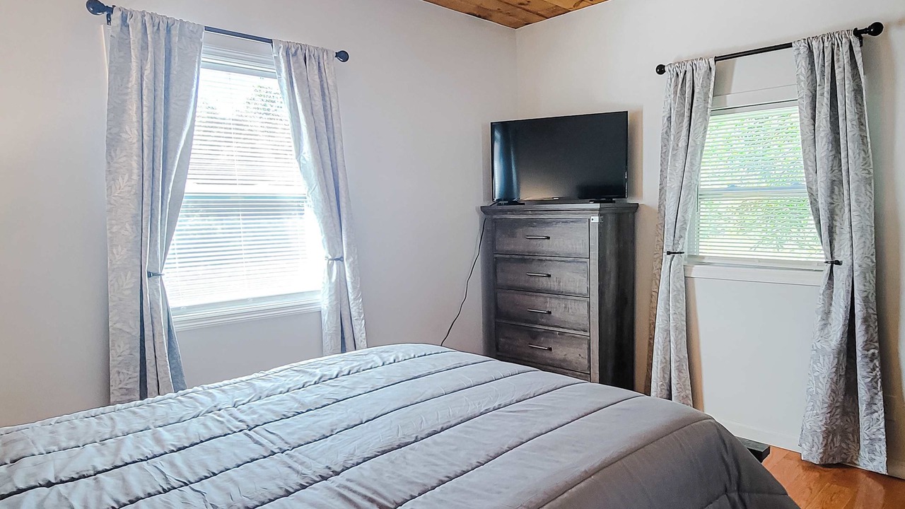 Photo of Bedroom in Kodak